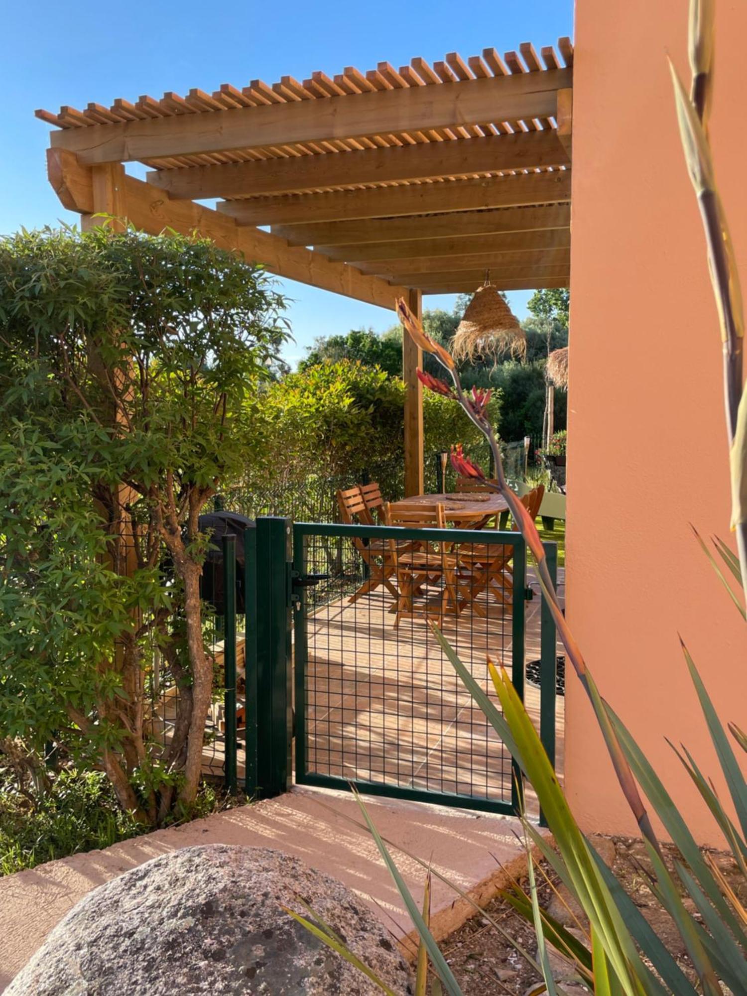 A Casa Di Lo Vila Lecci Exterior foto